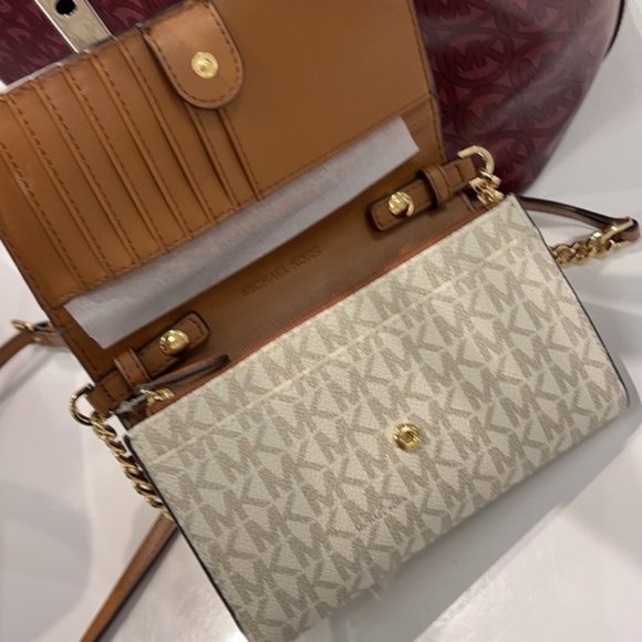 MICHAEL KORS Jet Set Travel Medium Phone Xbody Bag - Picture 10 of 16